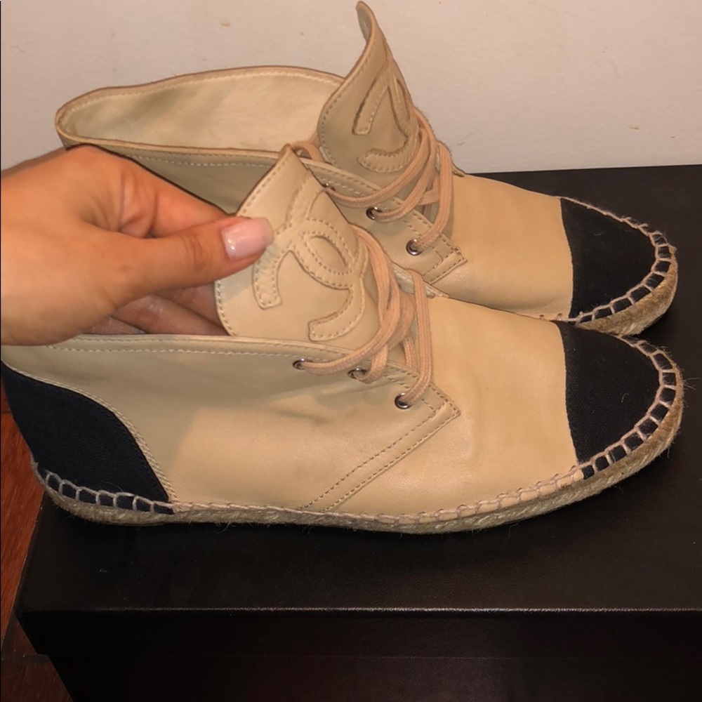 CHANEL Beige and Black Espadrilles - Picture 2 of 6